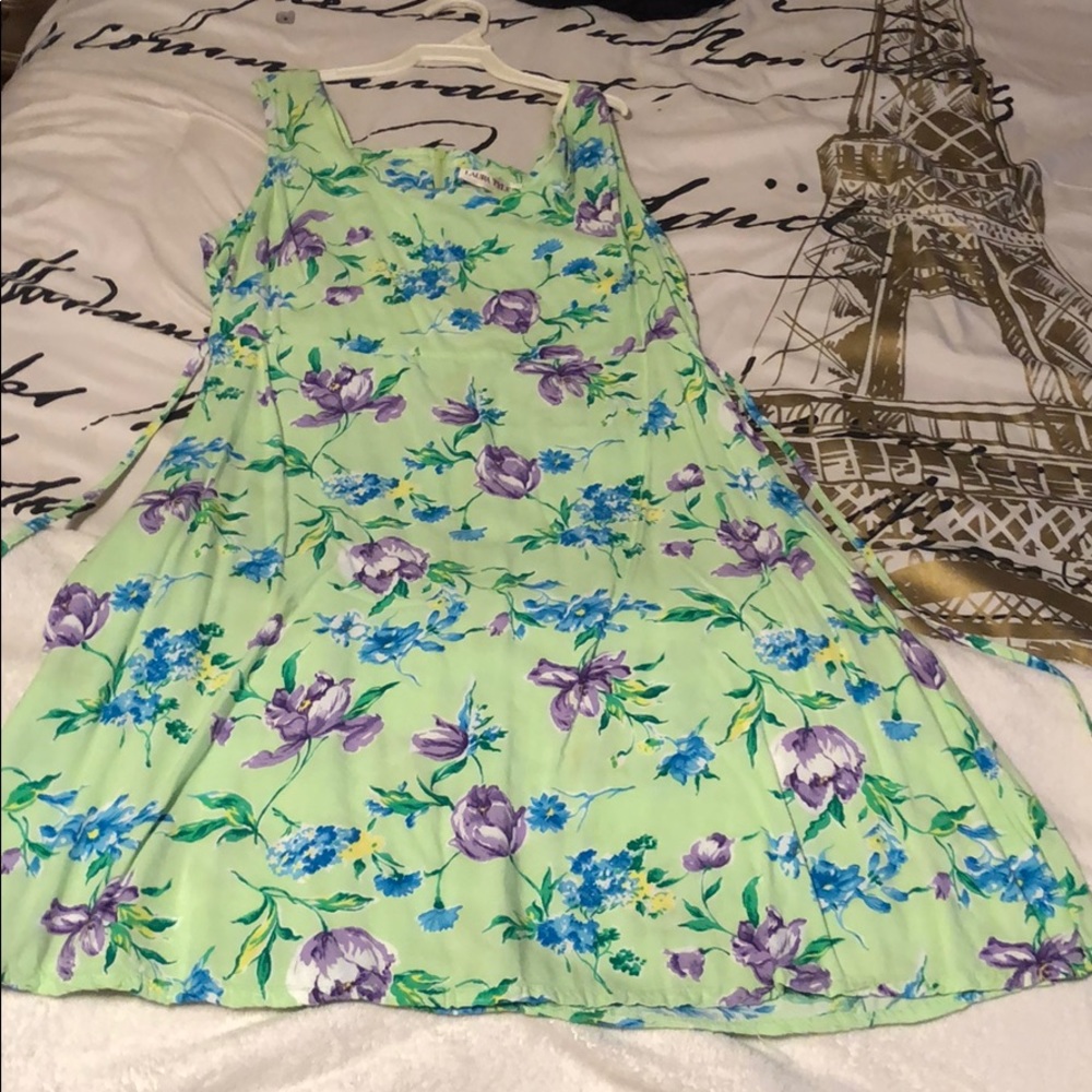 Floral dress with tie